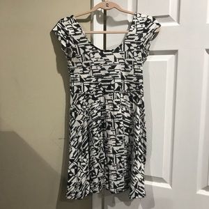 Women’s A line black and white dress